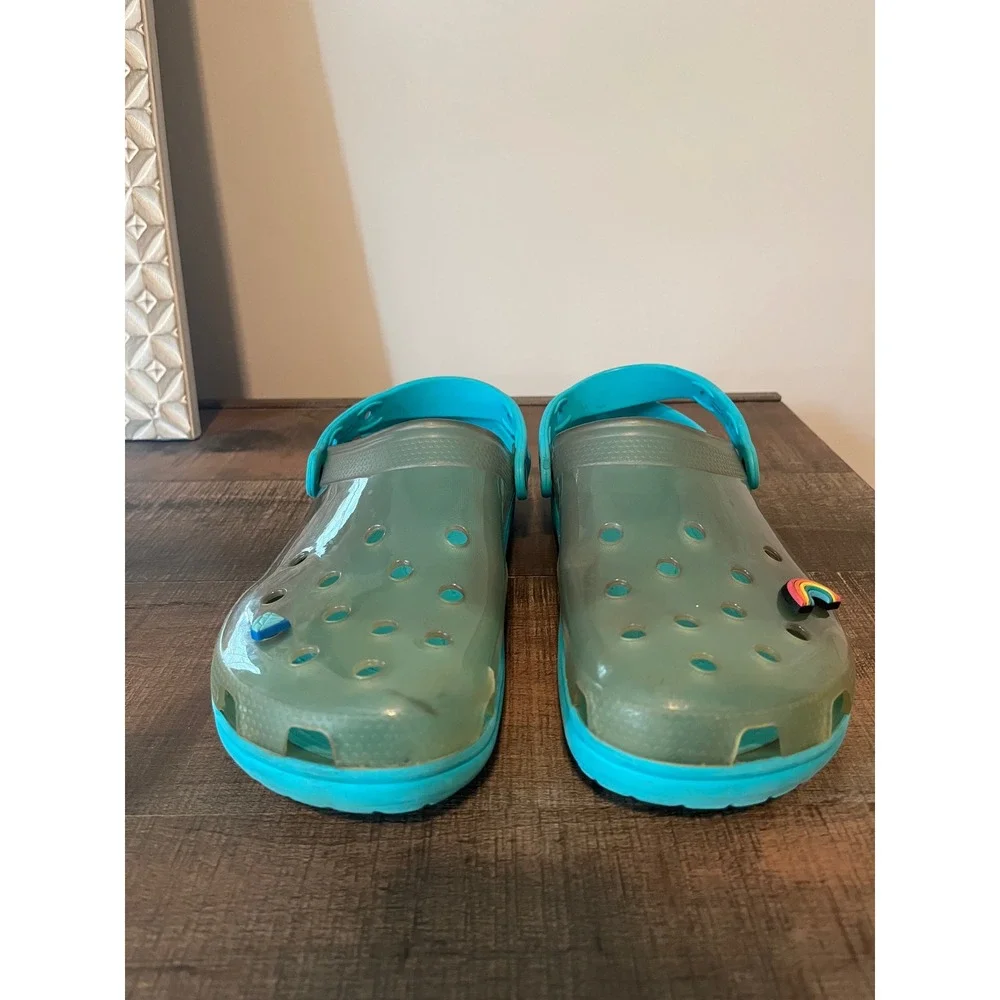 Crocs Classic Translucent Clog Digital Aqua Teal Jelly Mens 11 Jibbitz Charms